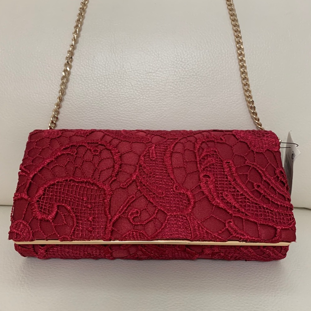 Giani Bernini Lace Clutch/Shoulder In Wine/Gold